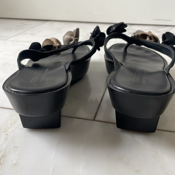 Donald J. Pliner black platform sandals with leather rosettes women’s size 8.5 - Picture 6 of 10